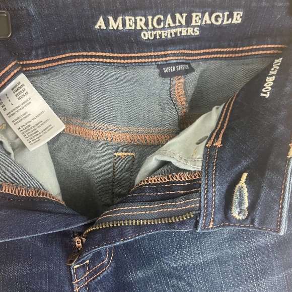NEW American Eagle Low Rise Flare Jeans - Dark Wash - Size 0 - Picture 4 of 8